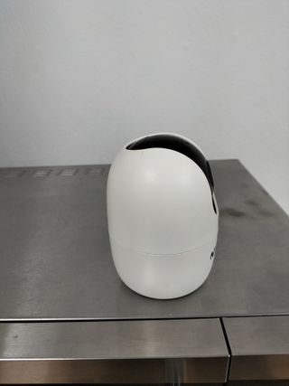 Cámara de vigilancia blanca