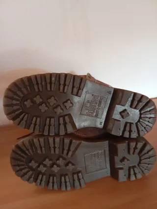 Botas Dr. Martens Castanhas Tamanho 35 - 36