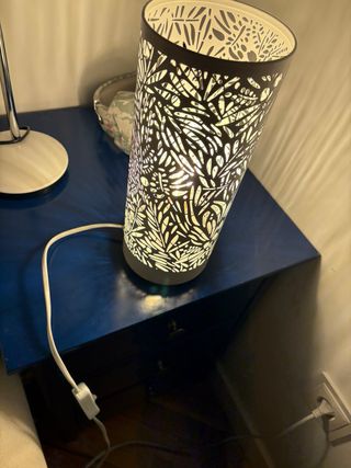 Lámparas de mesita de noche blancas