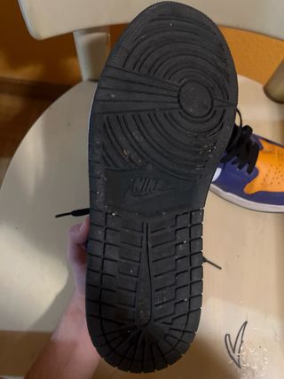 Zapatillas Jordan 1 Mid Morado y Amarillo