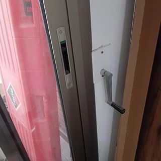 Ventana balconera aluminio inox compacta