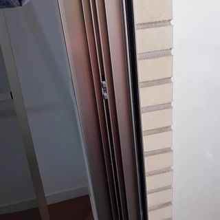 Ventana balconera aluminio inox compacta