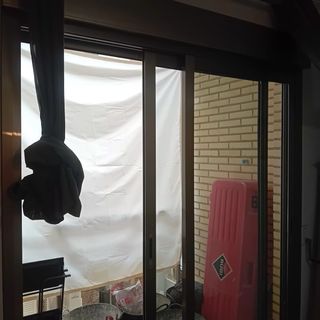 Ventana balconera aluminio inox compacta