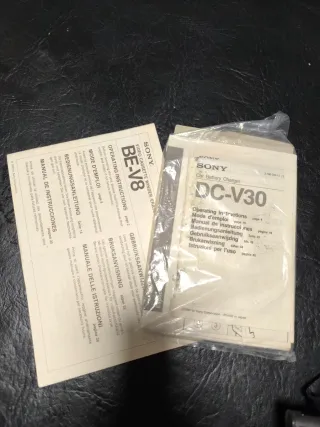 Videocámara Sony Negra y Plateada modelo dc-v30