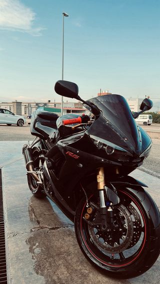 Yamaha R6 negra con 130cv para  carnet A2 600rr
