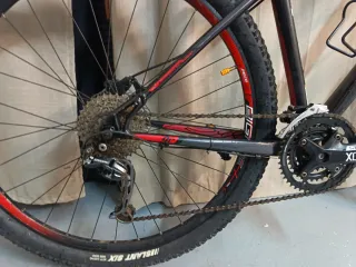 Bicicleta GT Karakoram Negra/Roja 29