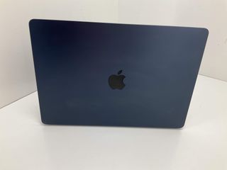 portatil apple apple macbook air m3 8-core 4.0 15 (10gpu) (2024) (a3114)