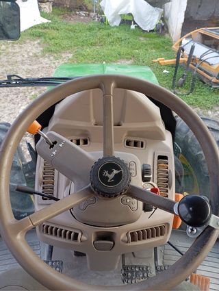 Tractor John Deere 6100 M 125HP