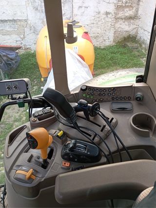 Tractor John Deere 6100 M 125HP