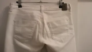 Pantalones vaqueros pitillos blancos