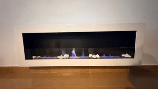 Estufa Bioetanol Negra y Blanca