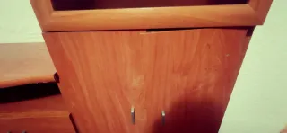 Mueble de salón madera y cristal