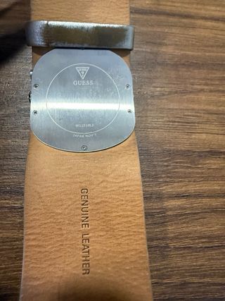 Reloj Guess Mujer Plata y Blanco