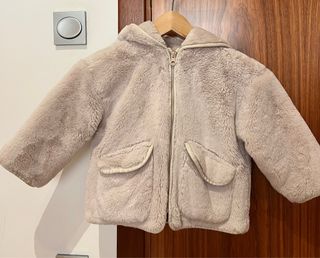 Abrigo niña peluche capucha