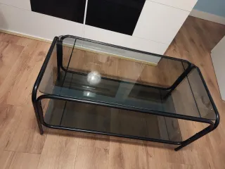 Mesa centro cristal y metal