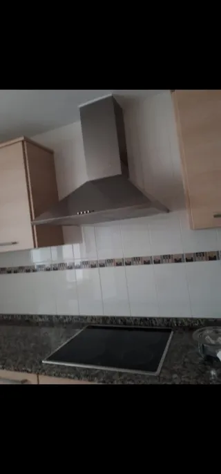 Cocina con horno, vitro y campana