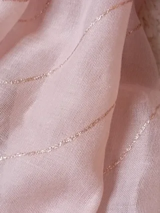 Pañuelo rosa con detalles brillantes