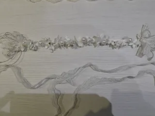 Corona de flores y cinturón comunión niña