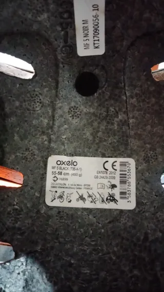 Casco, coderas y muñequeras Oxelo