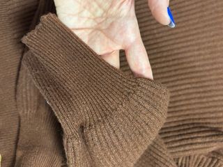 Maglione viscosa marrone caldo e morbido