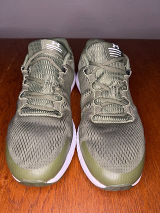 Zapatillas Under Armour Verde. TALLA 47,5