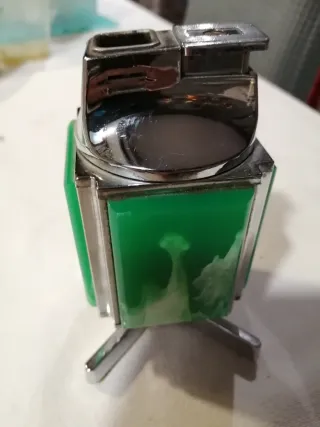 Accendino cromato e verde