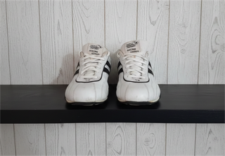 Zapatillas John Smith Talla 38 Blancas y Negras