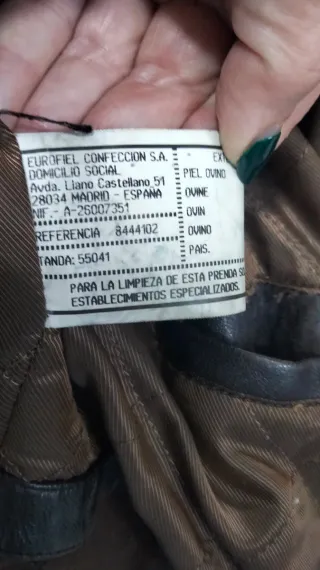 Chaqueta de piel marrón