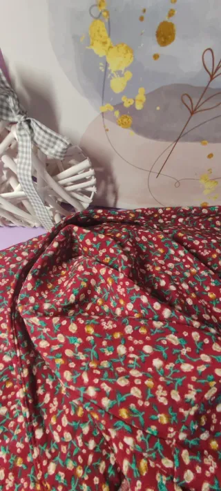 Vestido camisero floral burdeos con cinturón