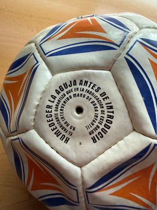 Balón AS conmemorativo firmado