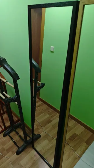 Espejo de pared Ikea madera roble y negro