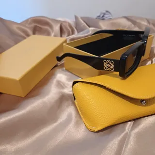 Gafas de Sol Loewe Negras y doradas