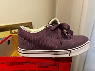 Zapatillas Heelys con ruedas moradas