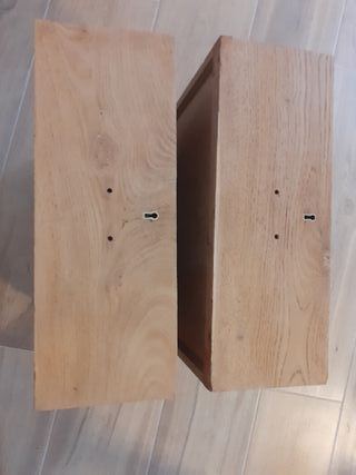Cajón madera y metal antiguo