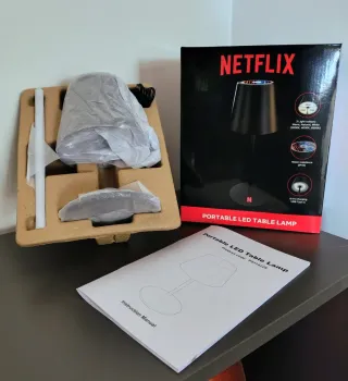 Lampada LED da tavolo Netflix portatile