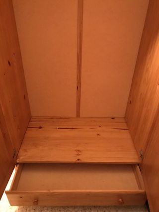 Armario de madera rústico