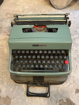 Máquina de escribir Olivetti Lettera 32