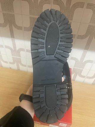 Zapatos mocasines negros Brownie con tachuelas