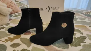 Botín tacón ante negro Daniela Vega