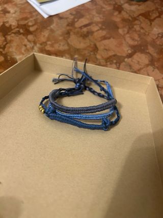 Braccialetto intrecciato a mano blu