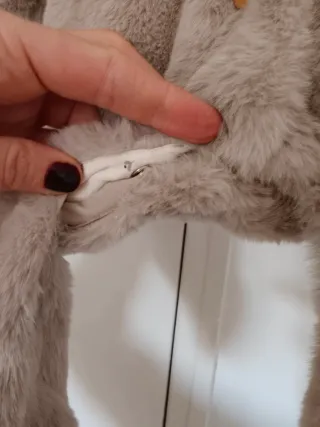 Buzo abrigo Zara pelo beige gris con etiquetas