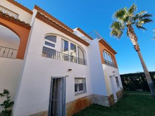 Casa adosada en alquiler en Oliva Nova en Oliva