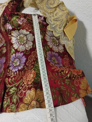 Traje de Fallera completo con zapatos, y mantilla