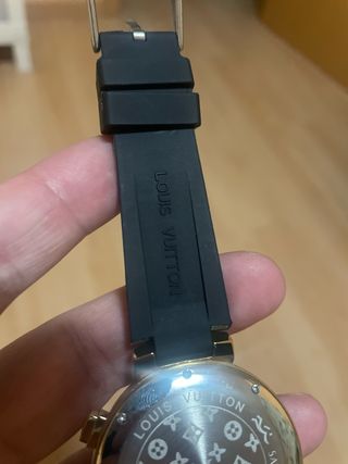 Reloj Negro y Dorado