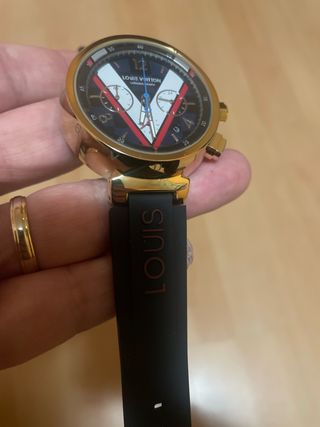 Reloj Negro y Dorado