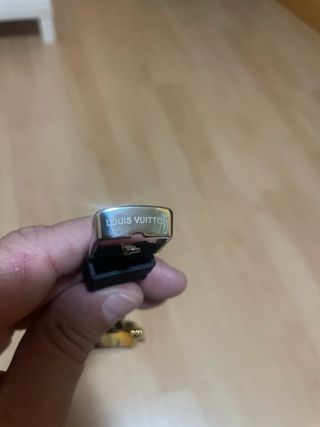 Reloj Negro y Dorado