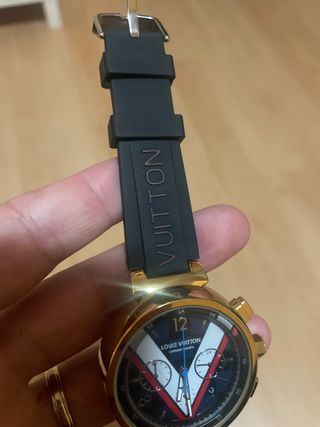 Reloj Negro y Dorado