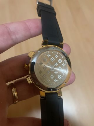 Reloj Negro y Dorado