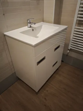 Mueble de baño con lavabo