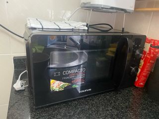 Microondas Taurus Compacto 700W 20L